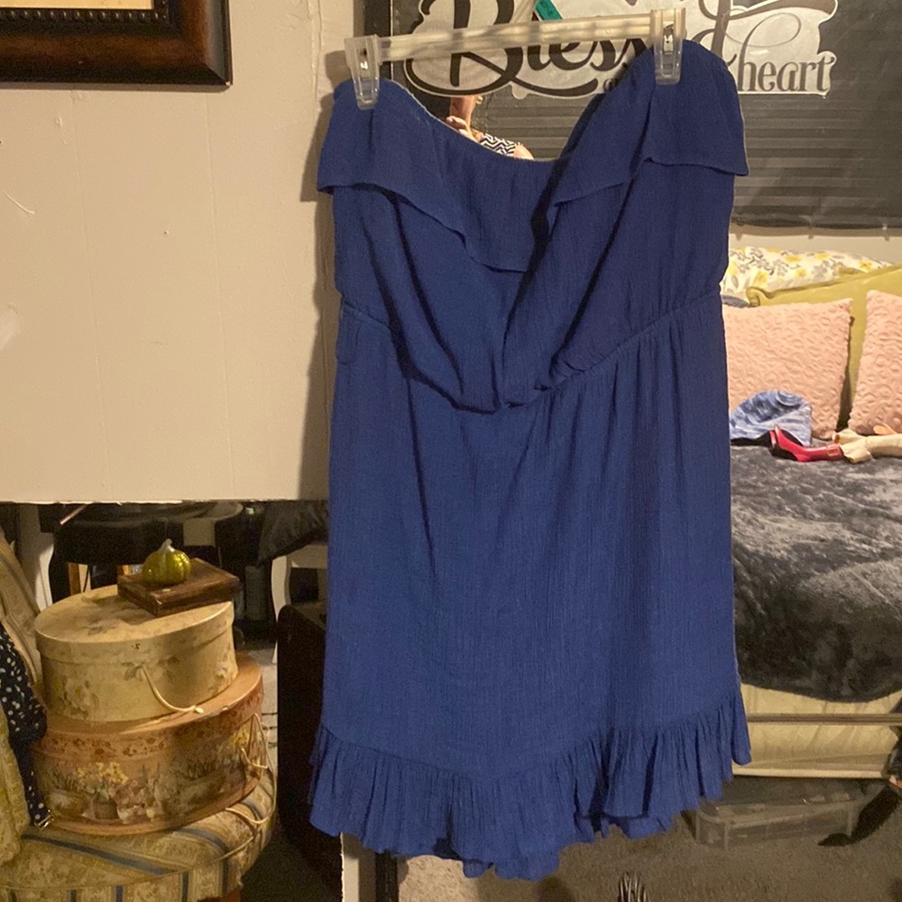 Cute mini strapless dress never worn tried on too big